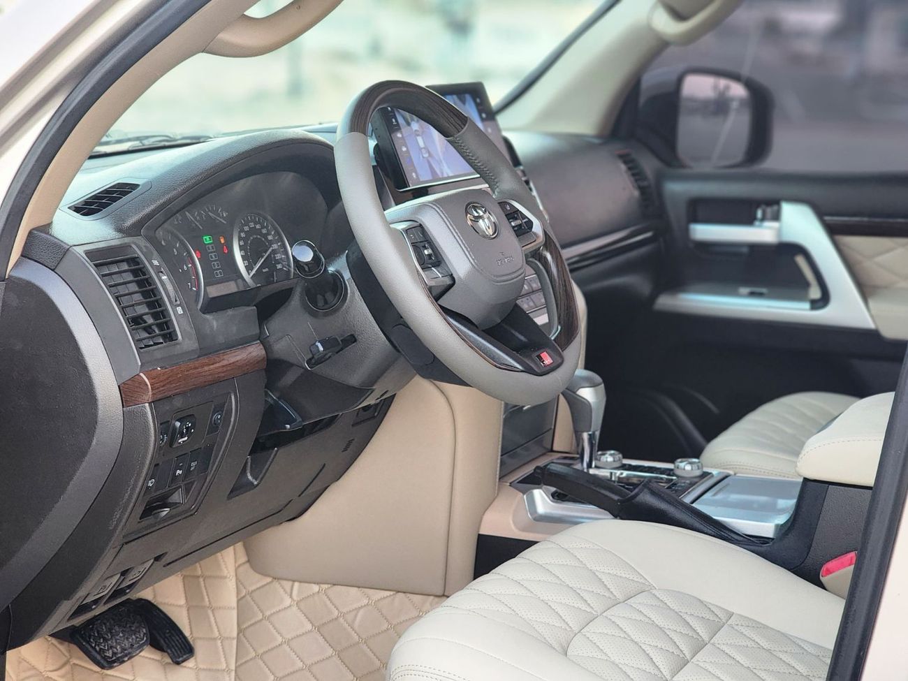 Toyota Land Cruiser GXR V8 MODEL 2010 UPGRADE 2024