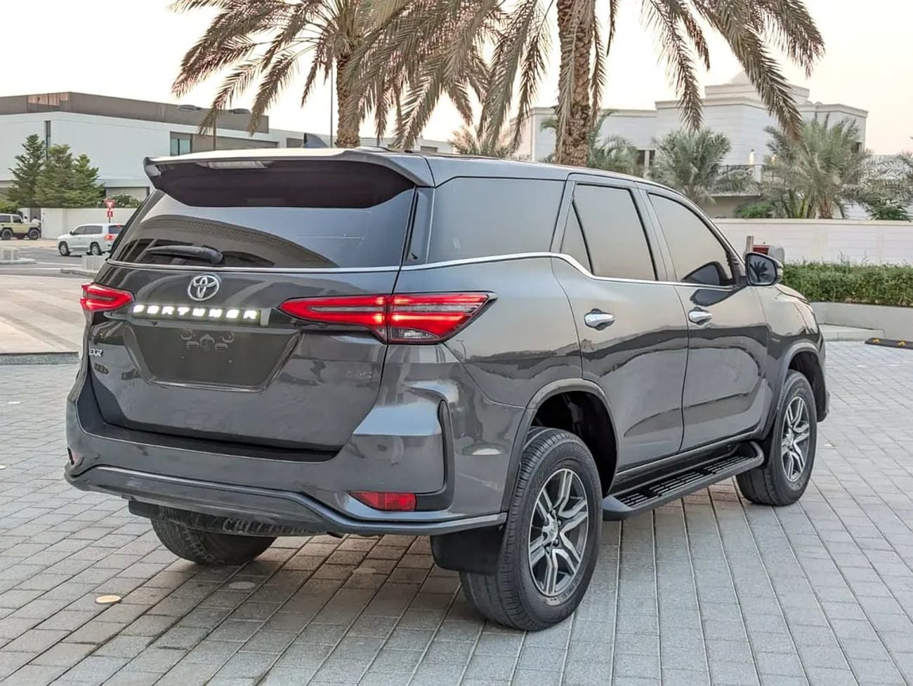 Toyota Fortuner EXR FACELIFTED V4 2.7L GCC IN EXCELLENT CONDITION