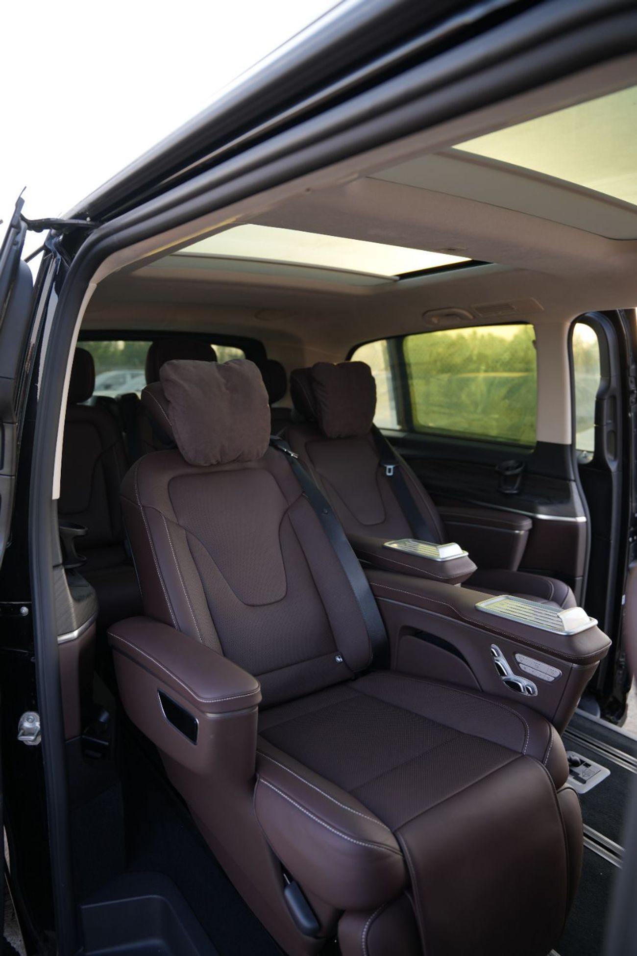 Mercedes-Benz V 300 V300L || Long Wheelbase Luxury Edition || Brand New