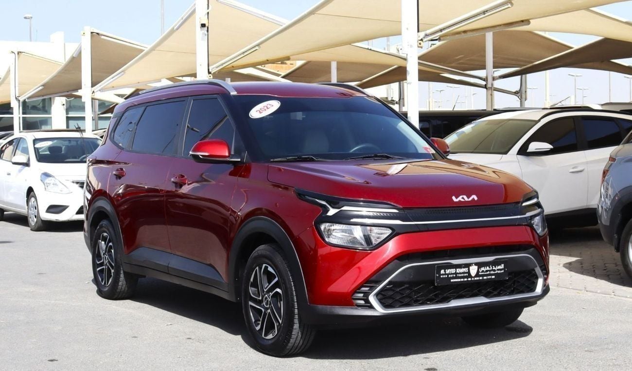 Kia Carens LX Smartstream 1.5L A/T -KIA CARENS 2023 - GCC - 4(V) -1.5L Accident-free -7 Seats -In excellent con