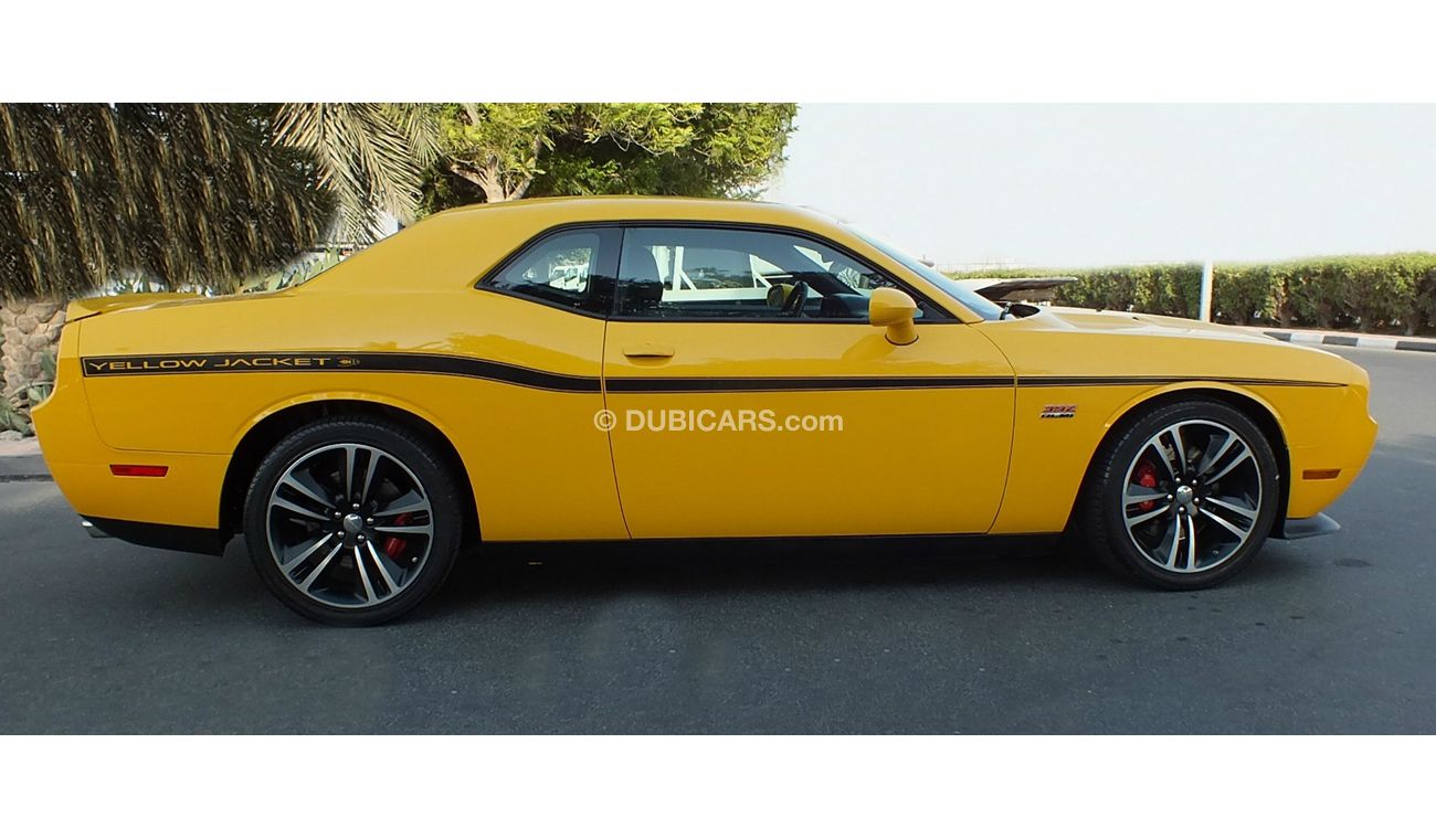 Dodge Challenger SRT YELLOW JACKET