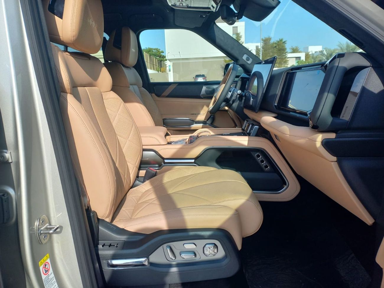 BYD Leopard 8 Smart and Brave Flagship Edition (6 Seats)