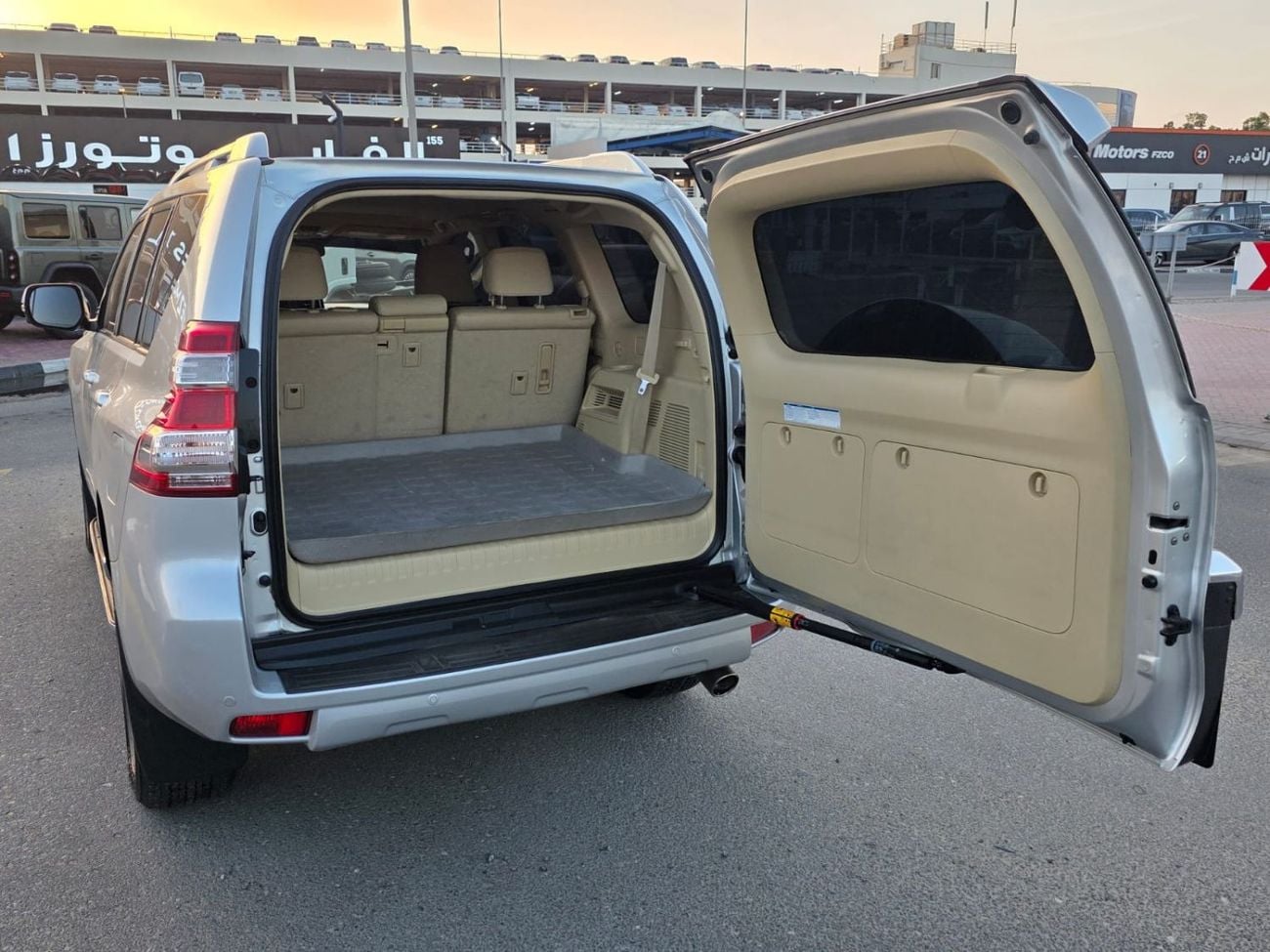 Toyota Prado VXR 4.0L 4WD ,ONLY FOR EXPORT AVAILABLE