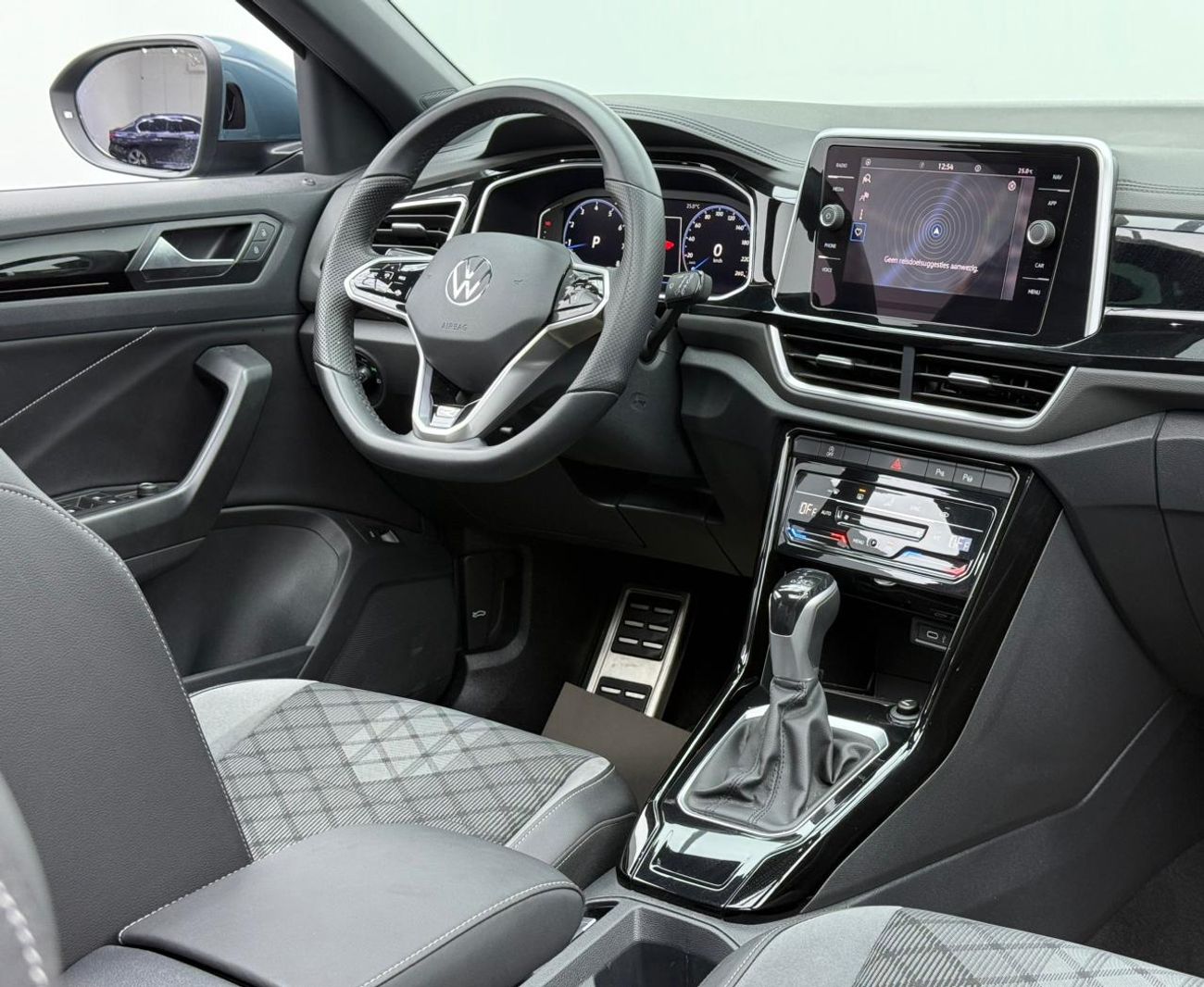 Volkswagen T ROC R-line 1.4L 2023 Volkswagen T-Roc R-Line, Warranty, Full Volkswagen Service History, Low Km, GCC