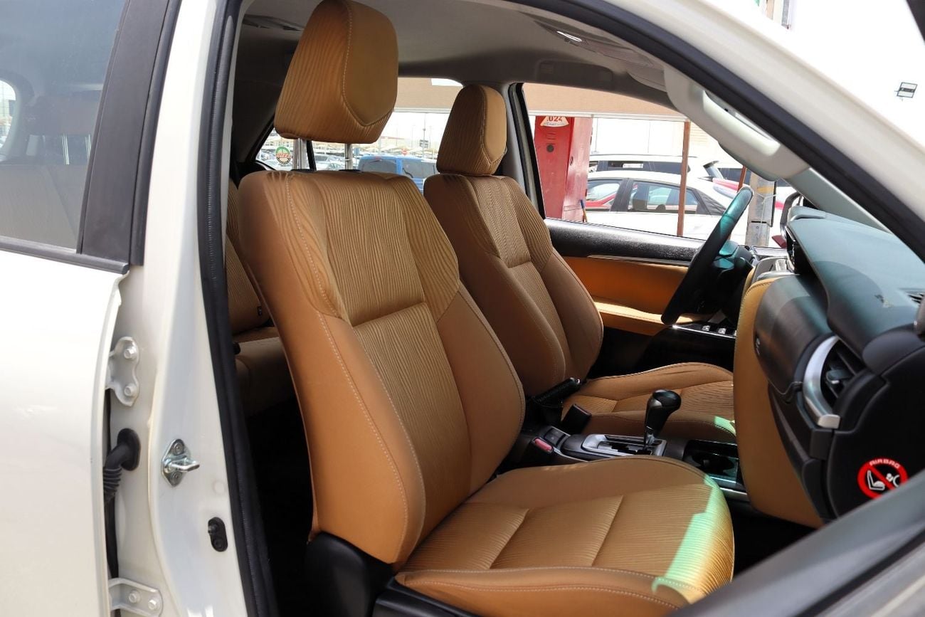 Toyota Fortuner GXR ACCIDENTS FREE - GCC- V6 - GXR - ORIGINAL PAINT - PERFECT CONDITION INSIDE OUT