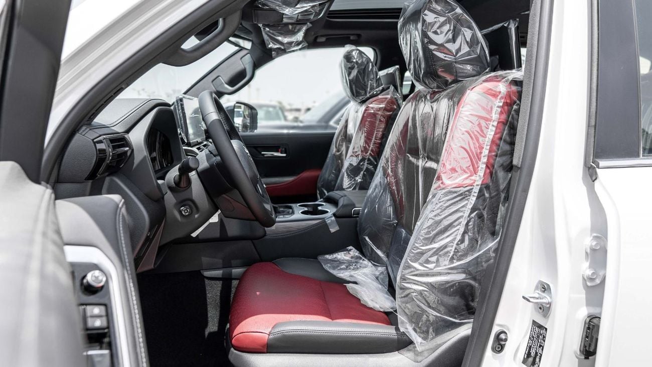 Toyota Land Cruiser 2025 Toyota Land Cruiser 300 VXR 3.5L AT Hybrid (White-Red)