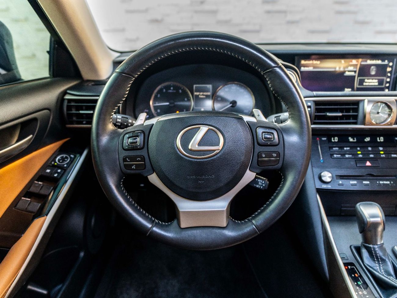 لكزس IS 300 F Sport 2.0L