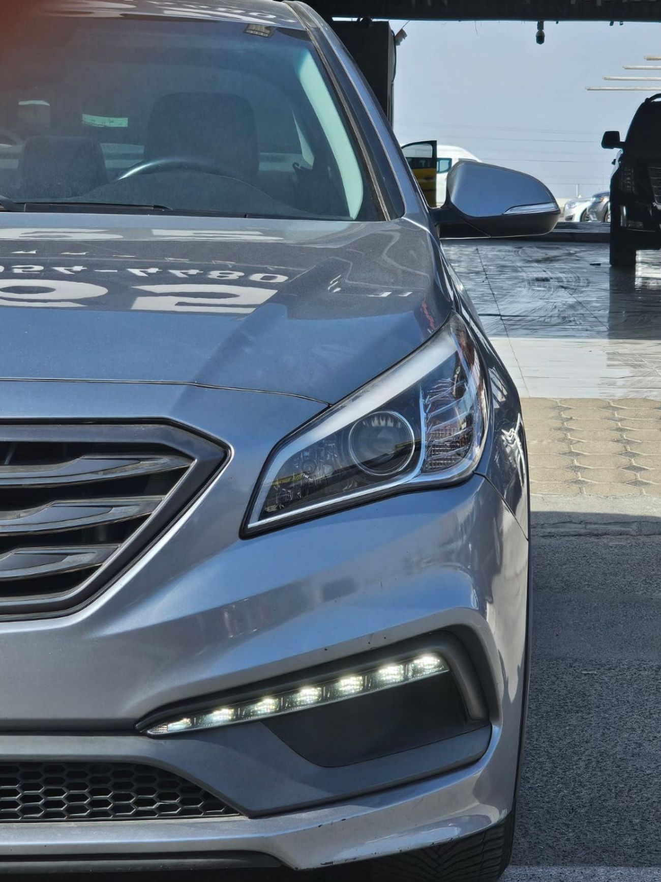 هيونداي سوناتا Sport 2.4L - Automatic . Petrol . Front Wheel Drive . 5 Seats . 4 Doors