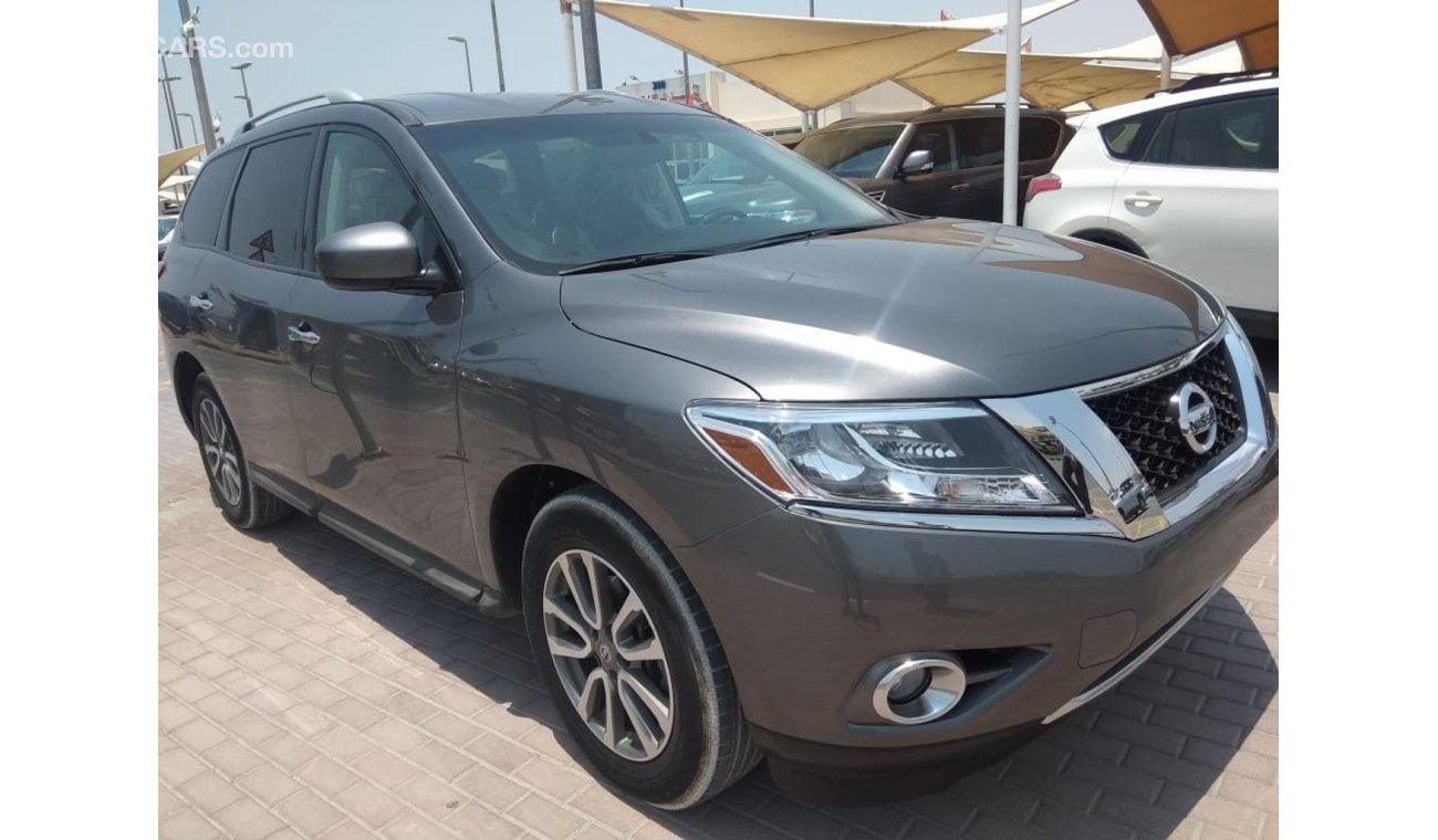 Nissan Pathfinder SV  , VERY CLEAN WITH LOW MILEAGE