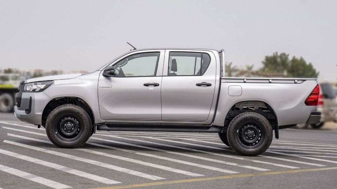 تويوتا هيلوكس Toyota Hilux 2.4 Manual Mid Option 2024