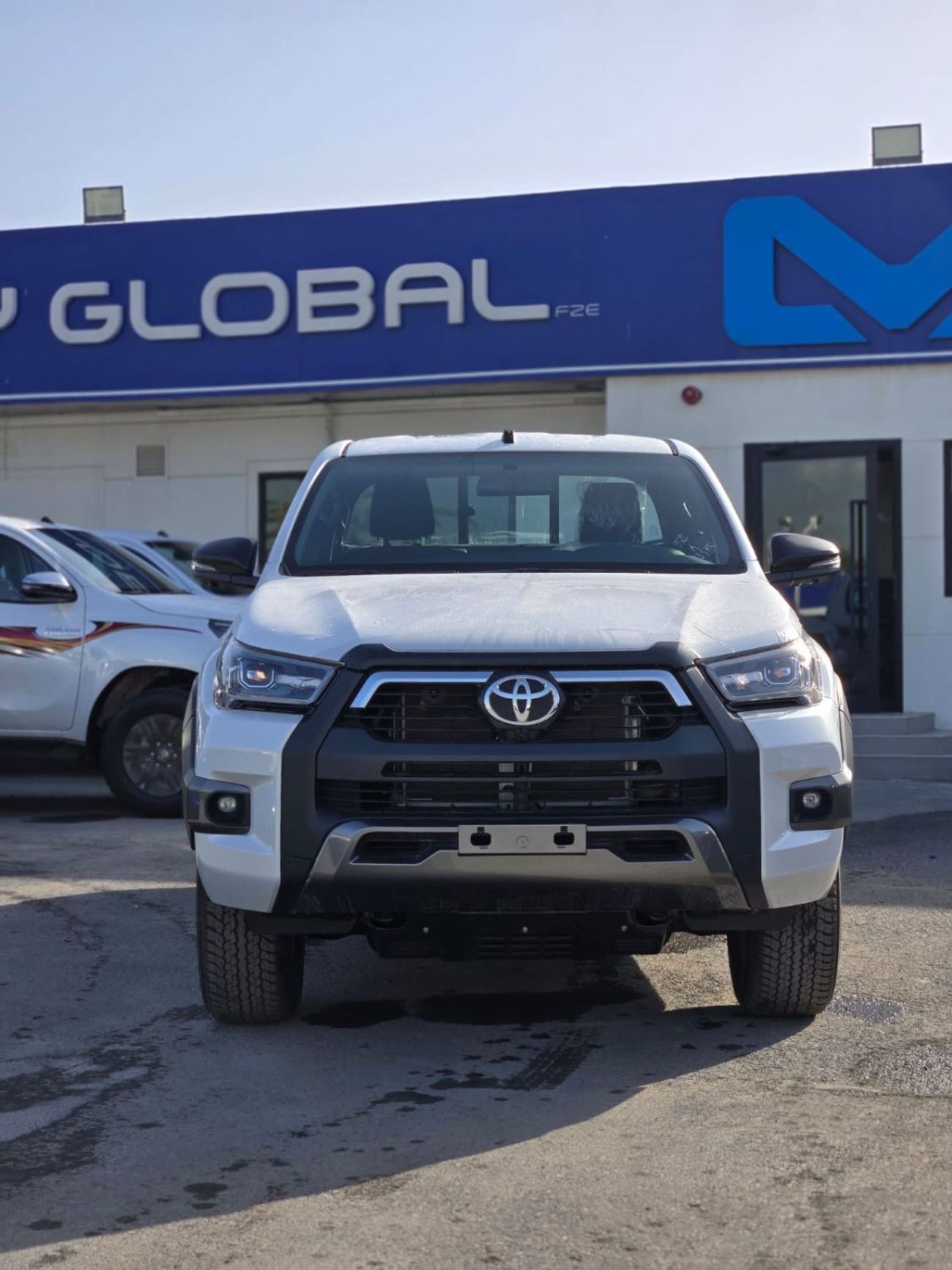 Toyota Hilux ADVENTURE 4.0L V6 A/T FULL OPTION DOUBLE CABIN PICKUP