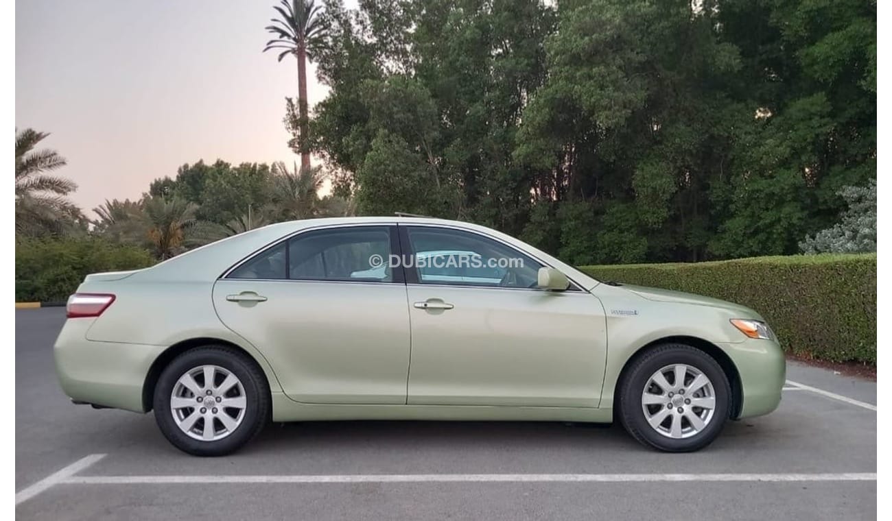 تويوتا كامري Hybrid Full option