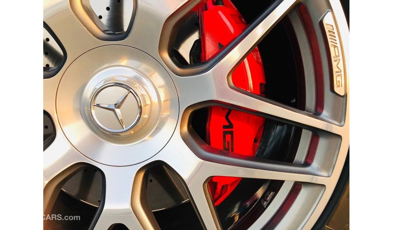 Mercedes-Benz G 63 AMG Pearl White