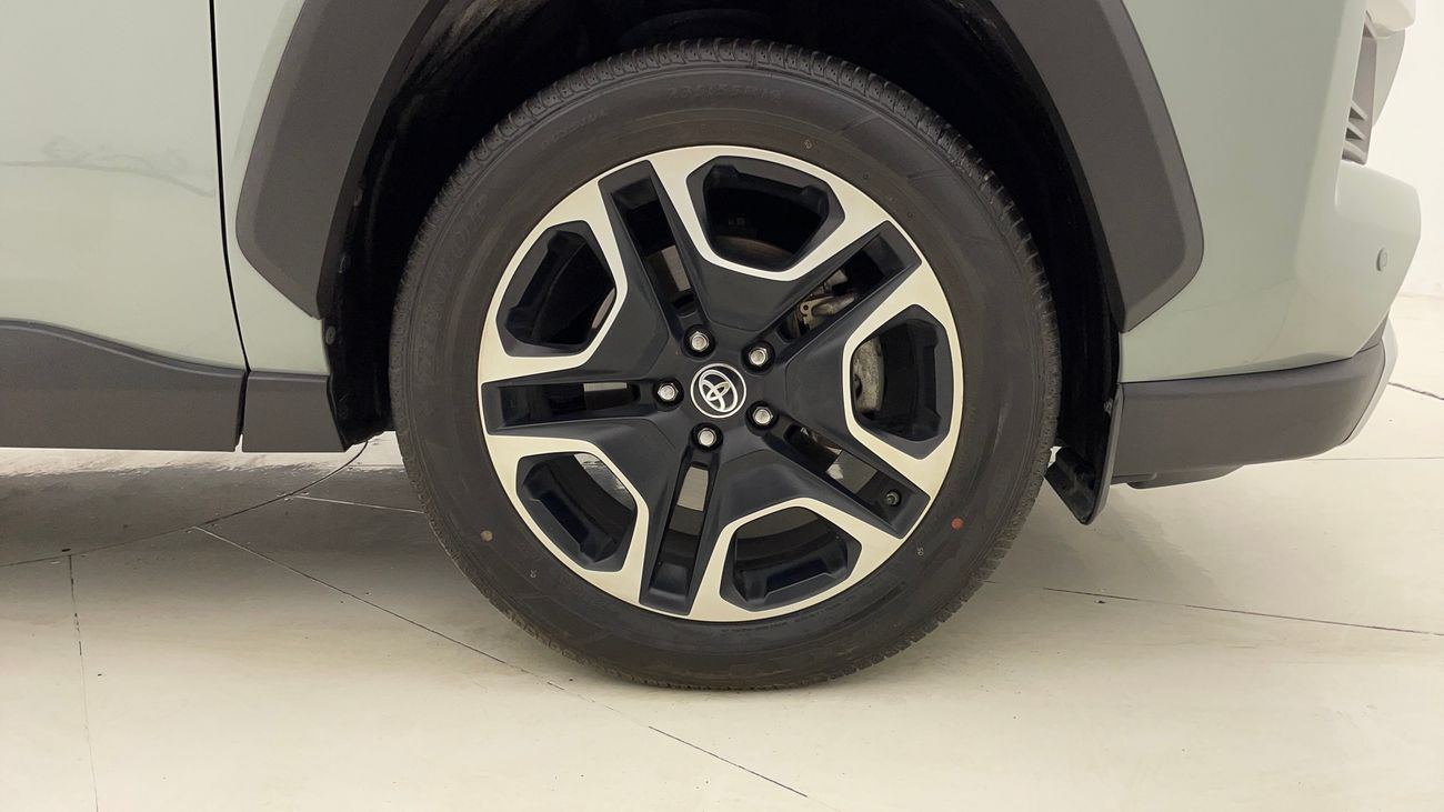 تويوتا راف ٤ ADVENTURE 2.5 | بدون دفعة مقدمة | اختبار القيادة في المنزل