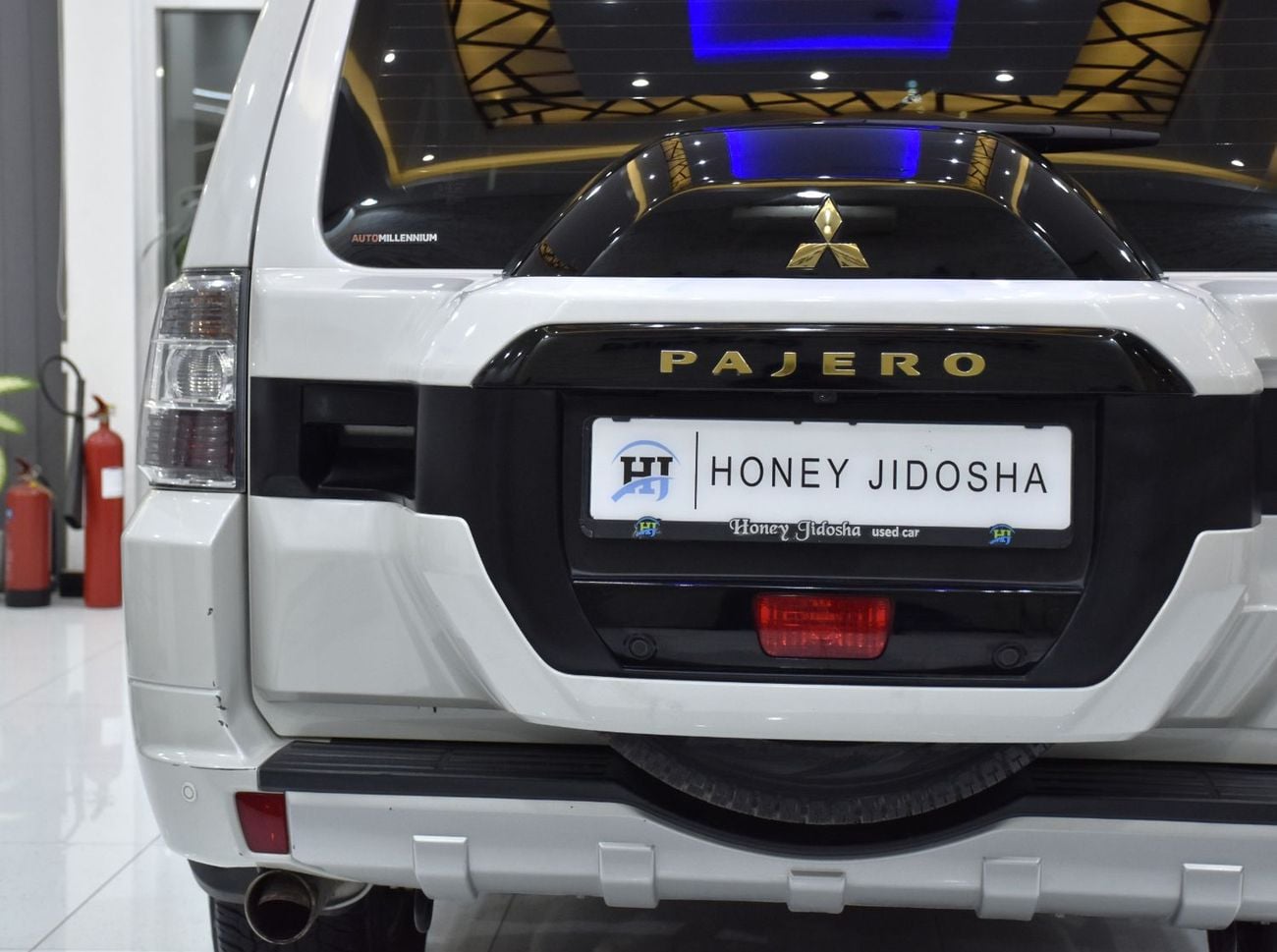 Mitsubishi Pajero GLS MIDLINE EXCELLENT DEAL for our Mitsubishi Pajero GLS ( 2019 Model ) in White Color GCC Specs