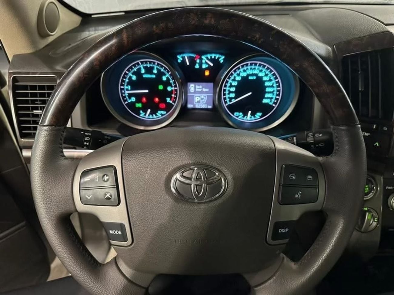 Toyota Land Cruiser لاند كروزر