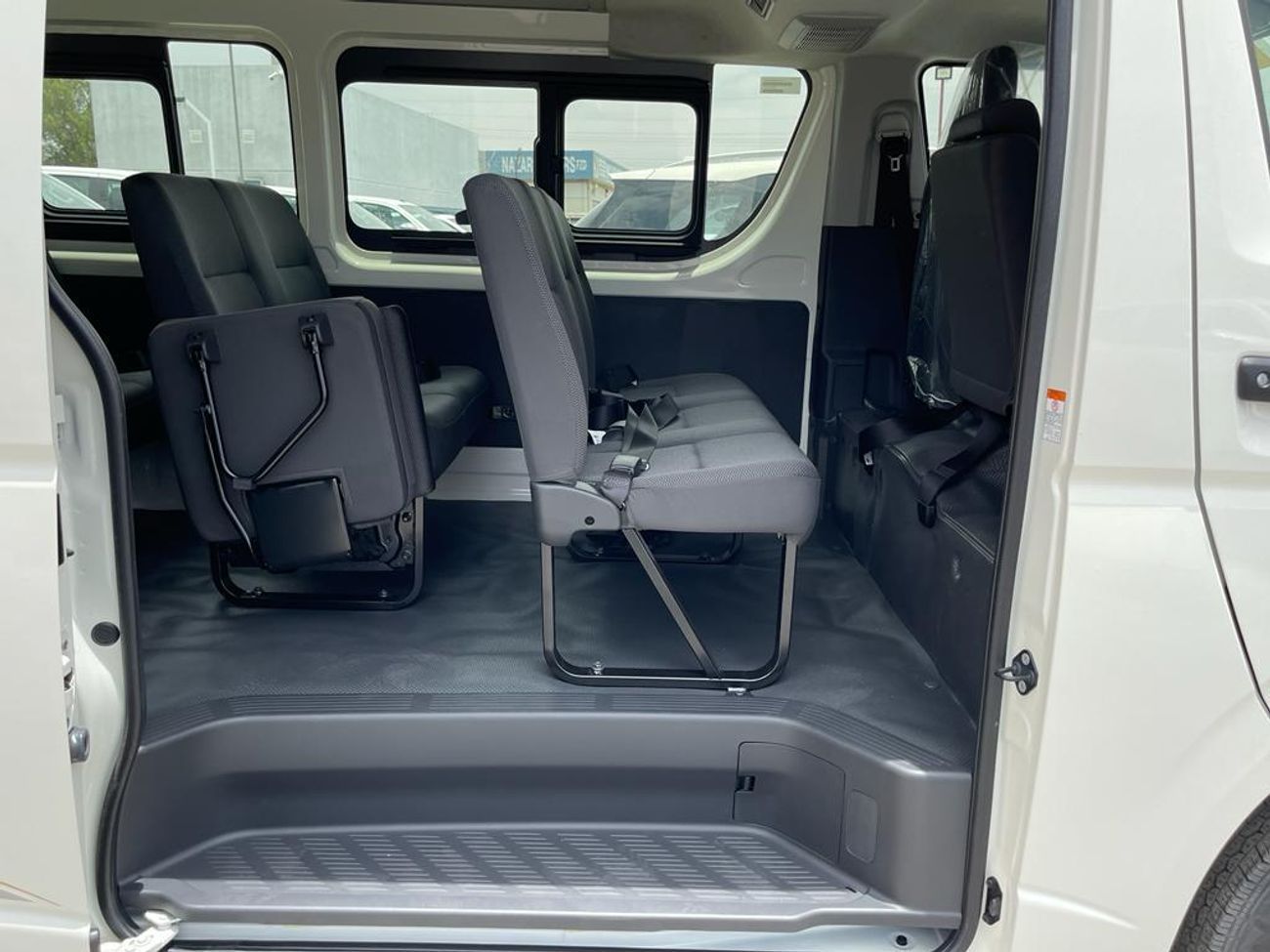 تويوتا هاياس toyota hiace 2025 standardroof  103000aed export