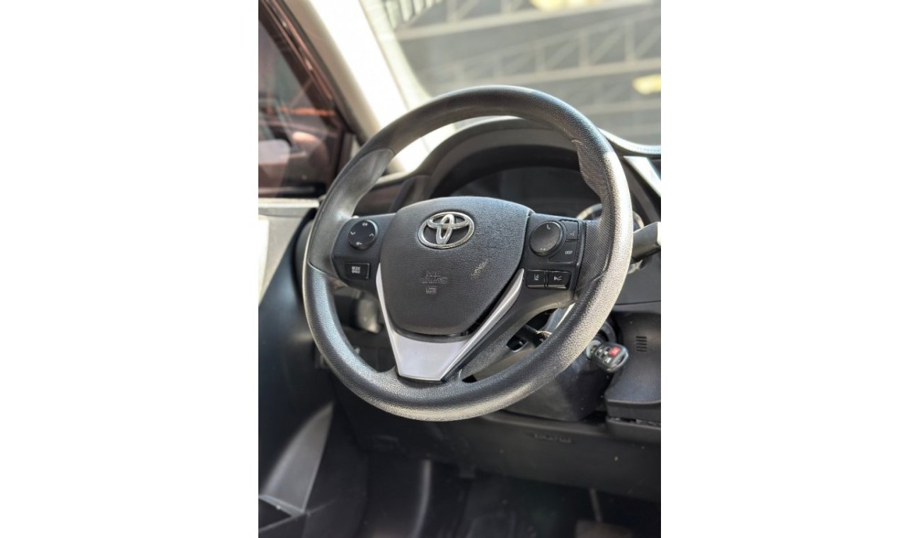 Toyota Corolla Toyota Corolla, a source from America in good condition, can be installed on the bank road without a