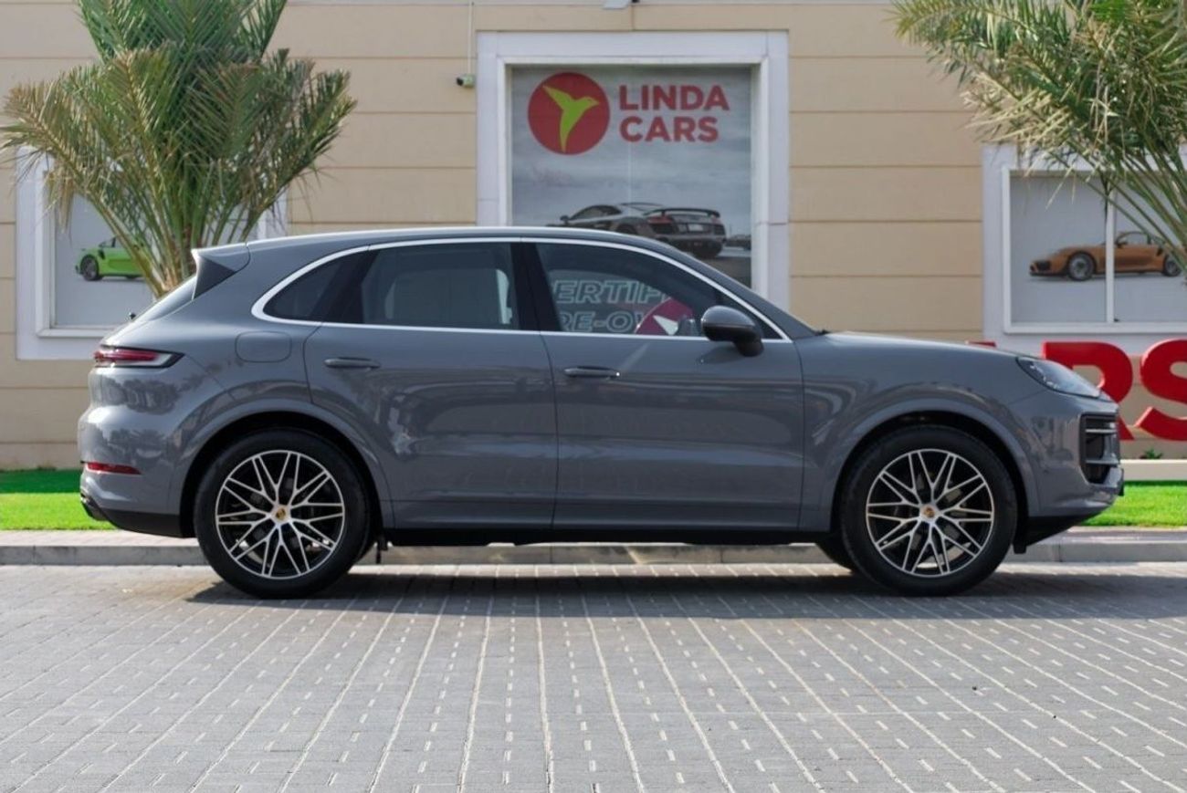 بورش كايان Porsche Cayenne 2024 GCC under Agency Warranty with Flexible Down-Payment.