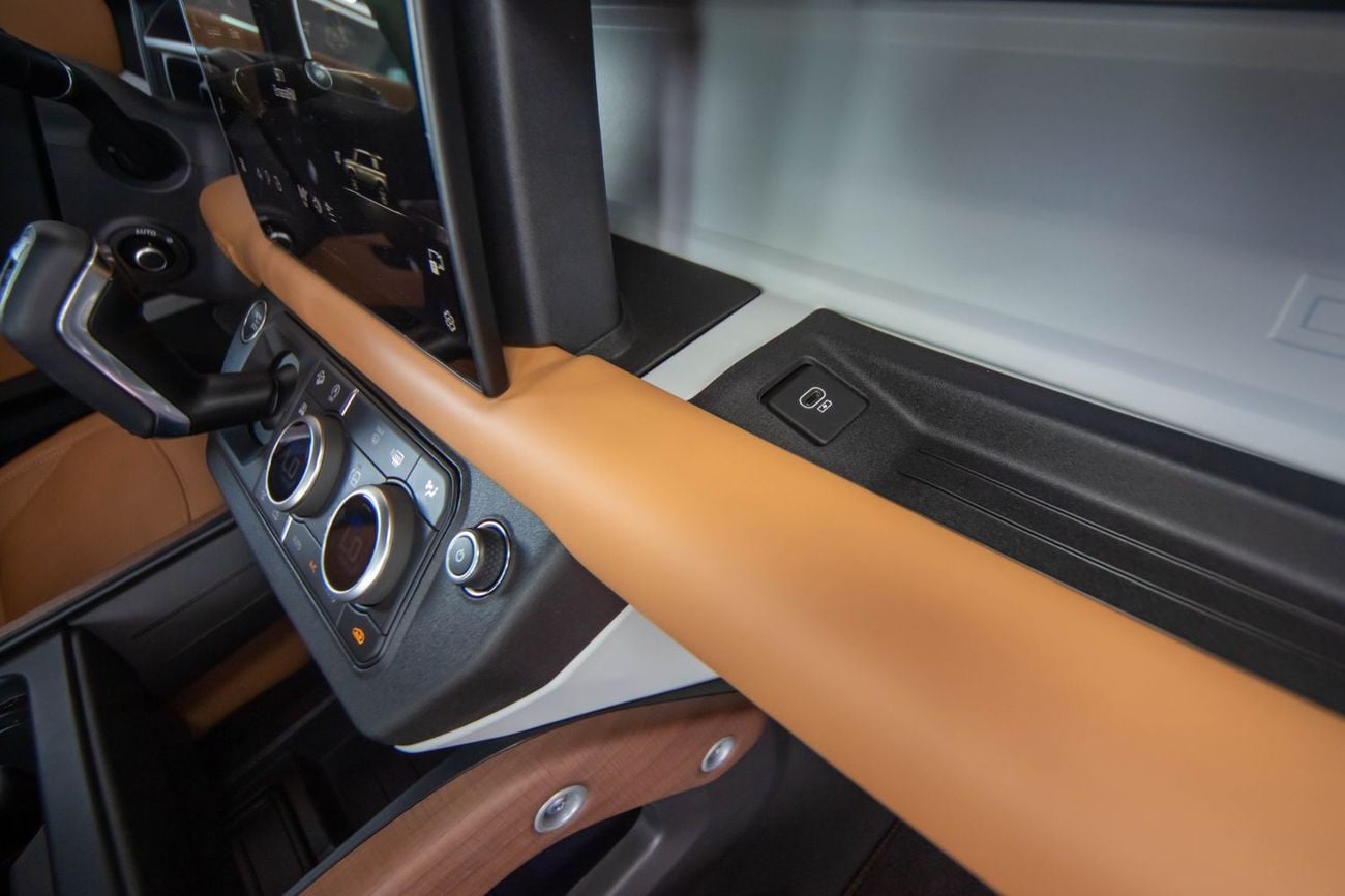 لاند روفر ديفندر P400 90 HSE 3.0L (5 Seater)