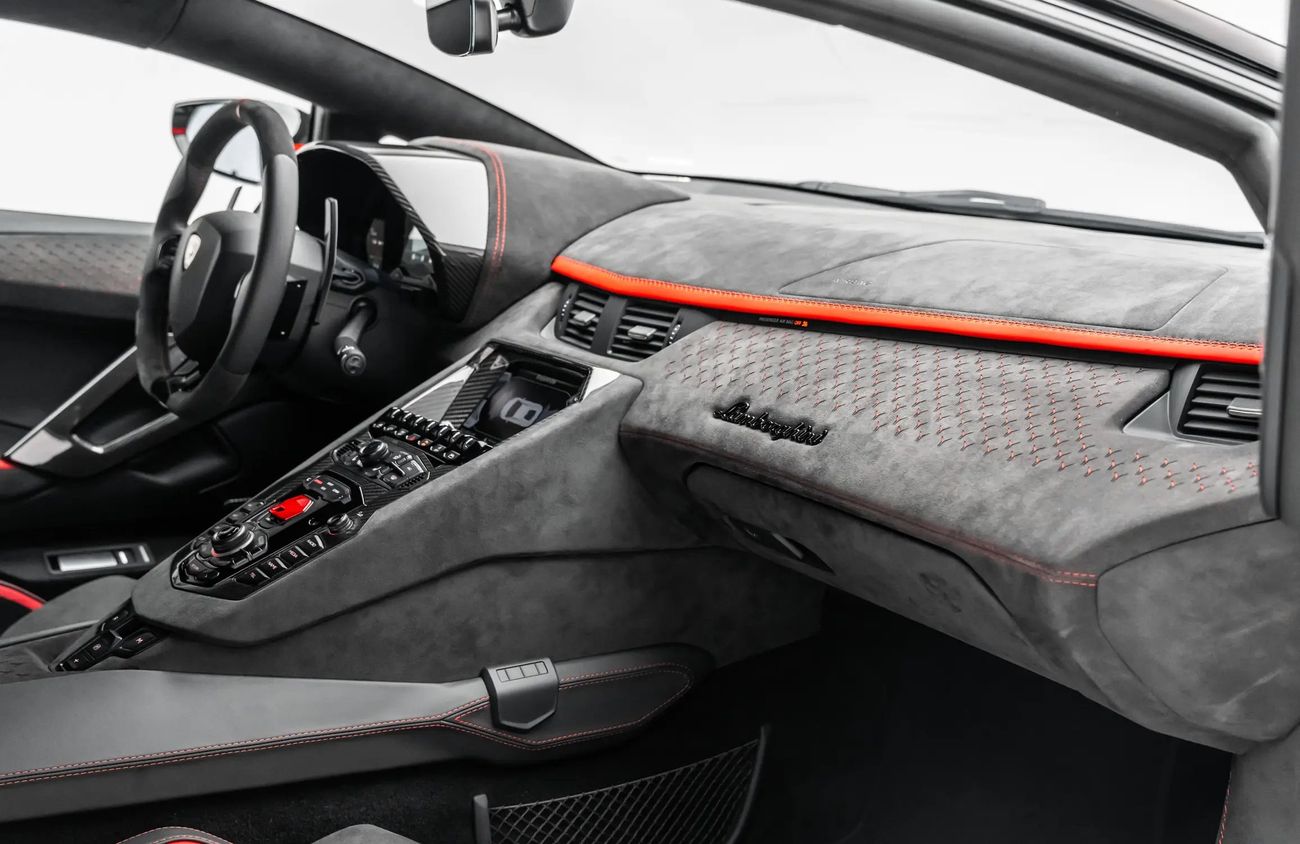 لامبورغيني أفينتادور 6.5L V12 Naturally Aspirated Engine