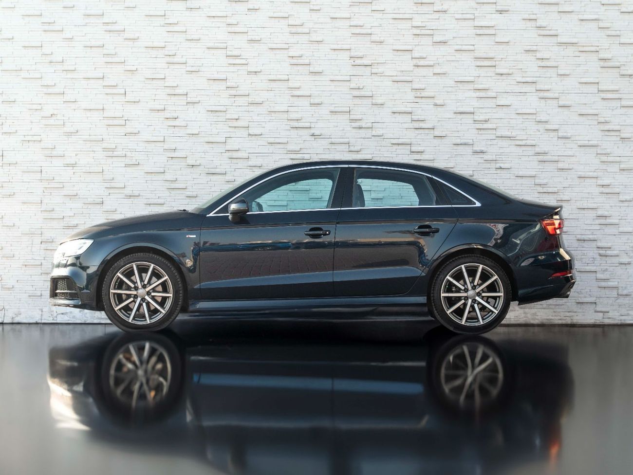 أودي A3 40 TFSI S-Line 1.8L