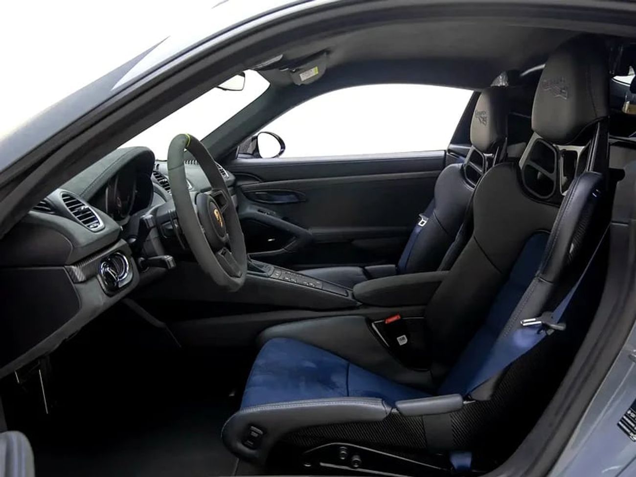 Porsche Cayman 718 Cayman | GT4 RS Weissach | GCC Spec | With Warranty