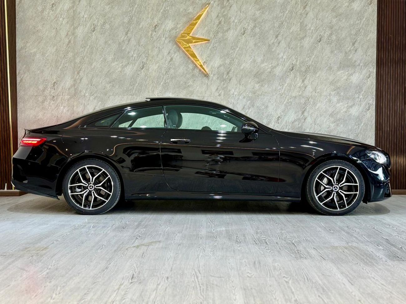 مرسيدس بنز E450 كوبيه Mercedes E450 AMG / 2022 / USA