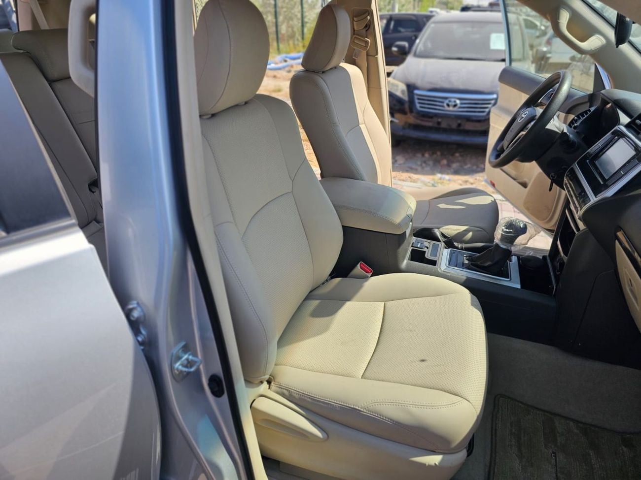 Toyota Prado TX-L 2022MODEL 2.7 v4 petrol Engine Colour sliver Transmission Automatic Interior Beige Leather seats 7se
