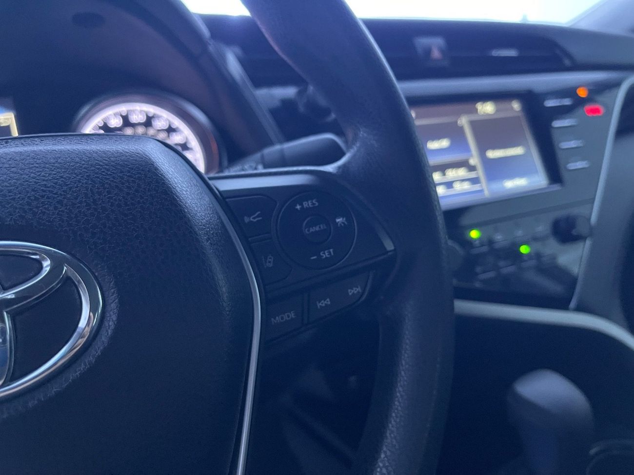 تويوتا كامري LE STD 2.5L (204 HP)