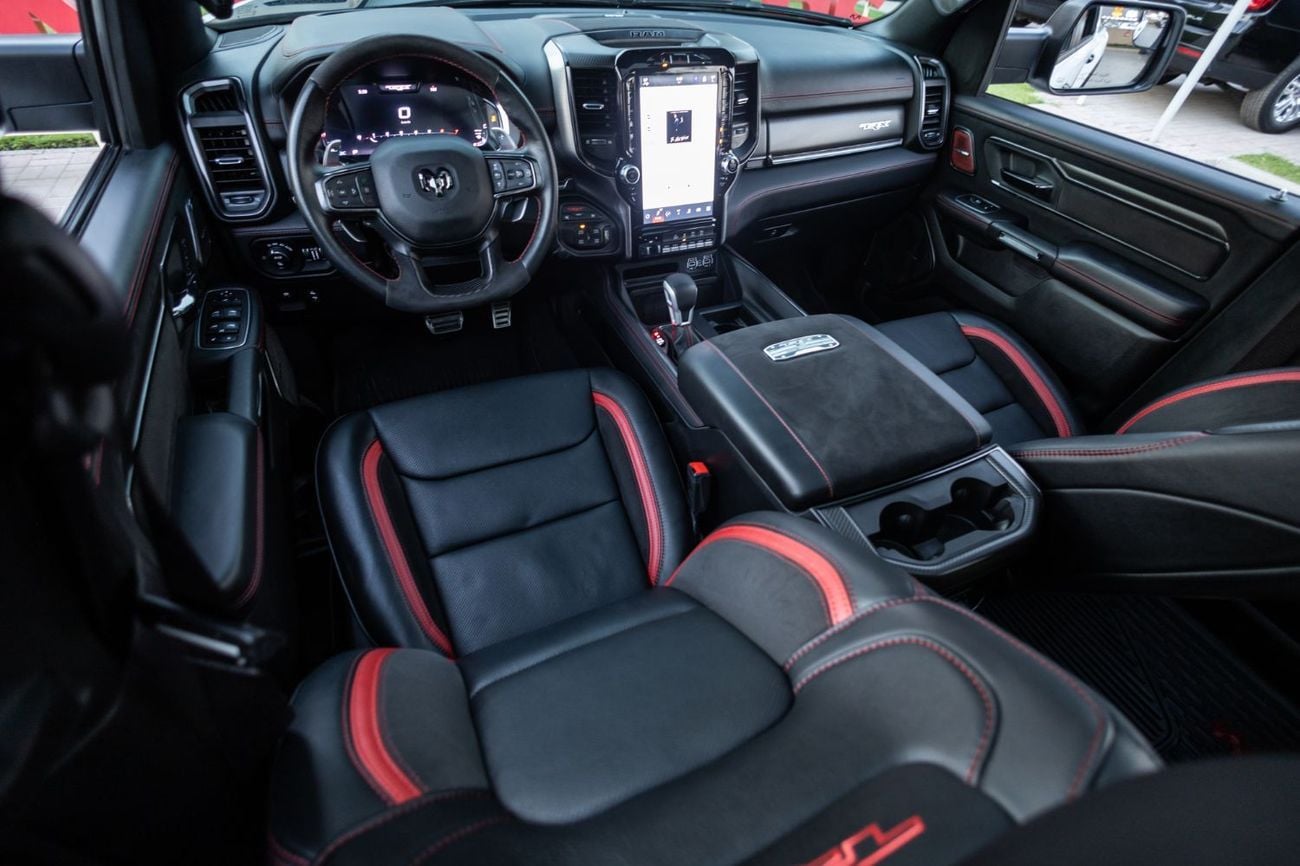 رام 1500 TRX 6.2L (5 Seater)