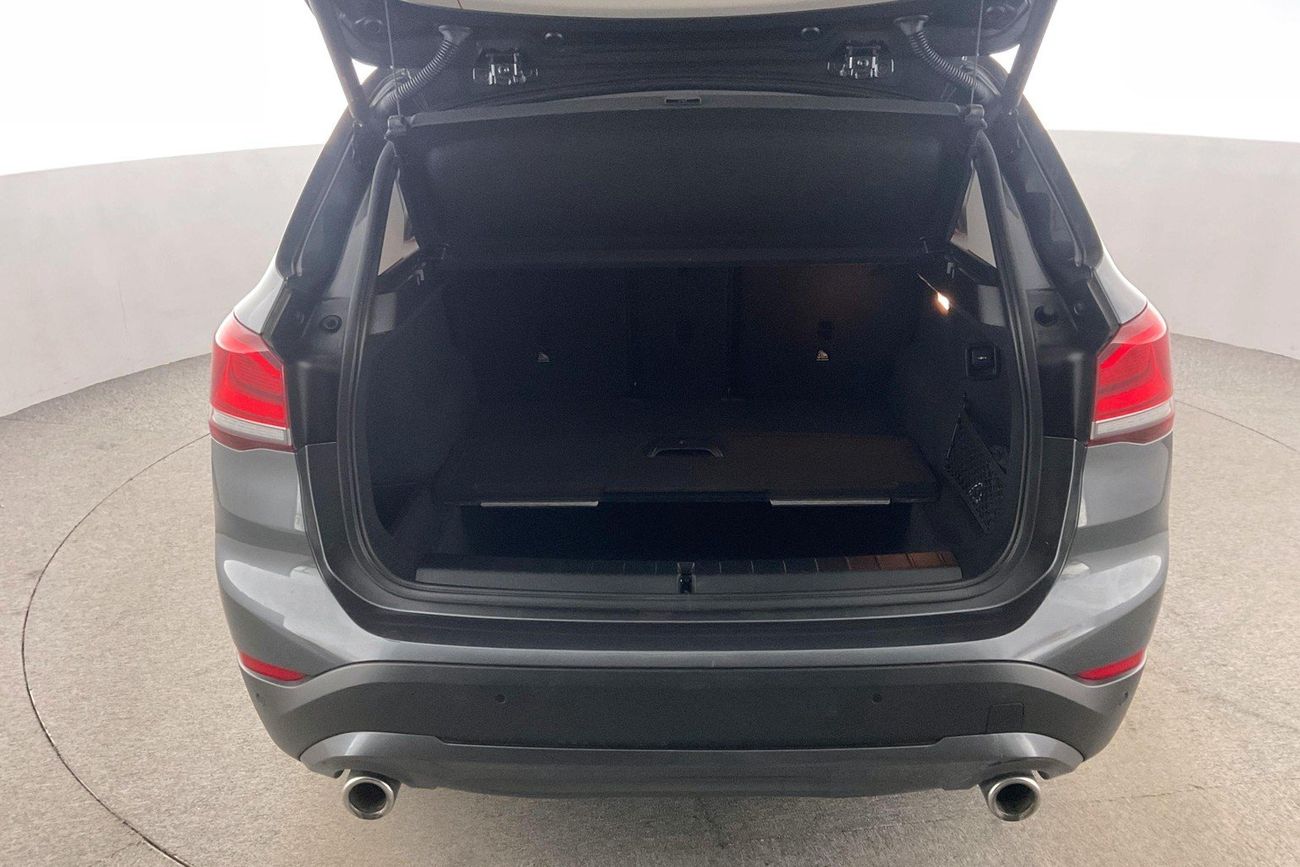 بي أم دبليو X1 sDrive 20i Executive | شامل الضمان | 0 ﺪﻔﻋﺓ ﺃﻮﻟﻯ