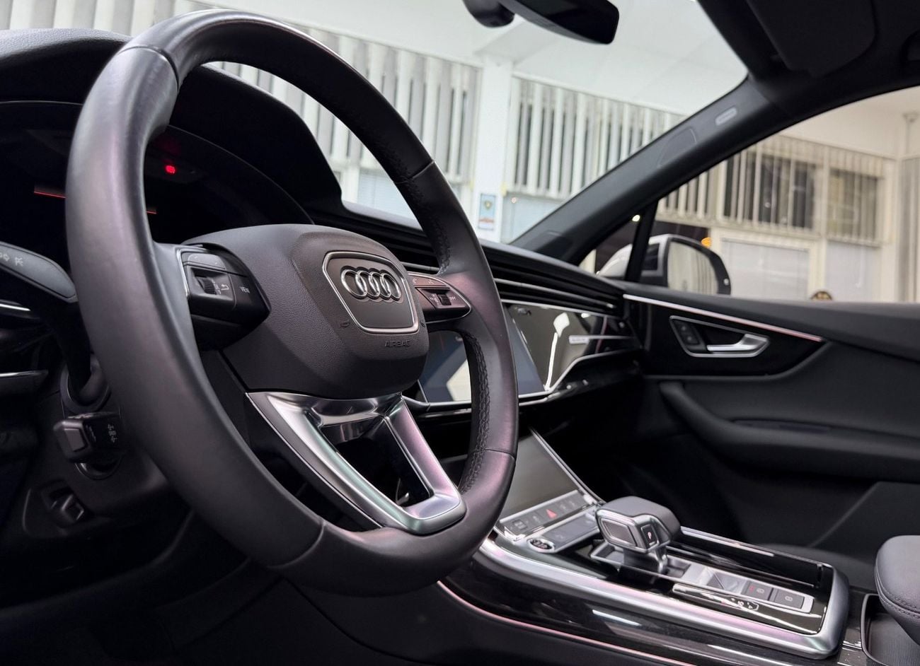 أودي Q7 55 TFSI quattro S Line 2.0L