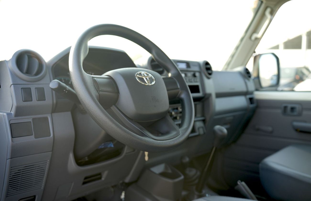 Toyota Land Cruiser Pick Up LC79 DSL DC 4.2L MT/TEVT4 Basic