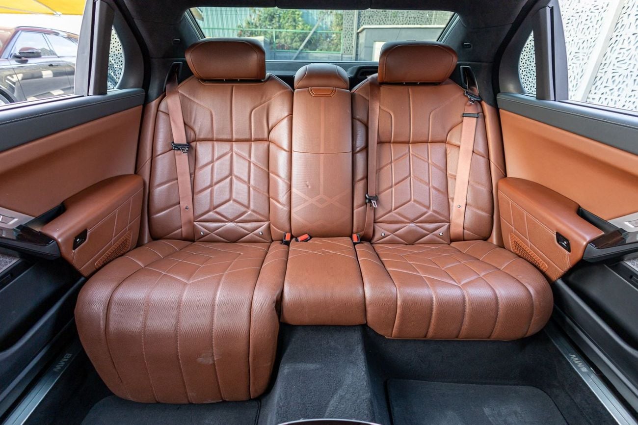 BMW 740i LUXURY PURE EXCELLENCE 2023 BMW 740i GCC | Agency Warranty