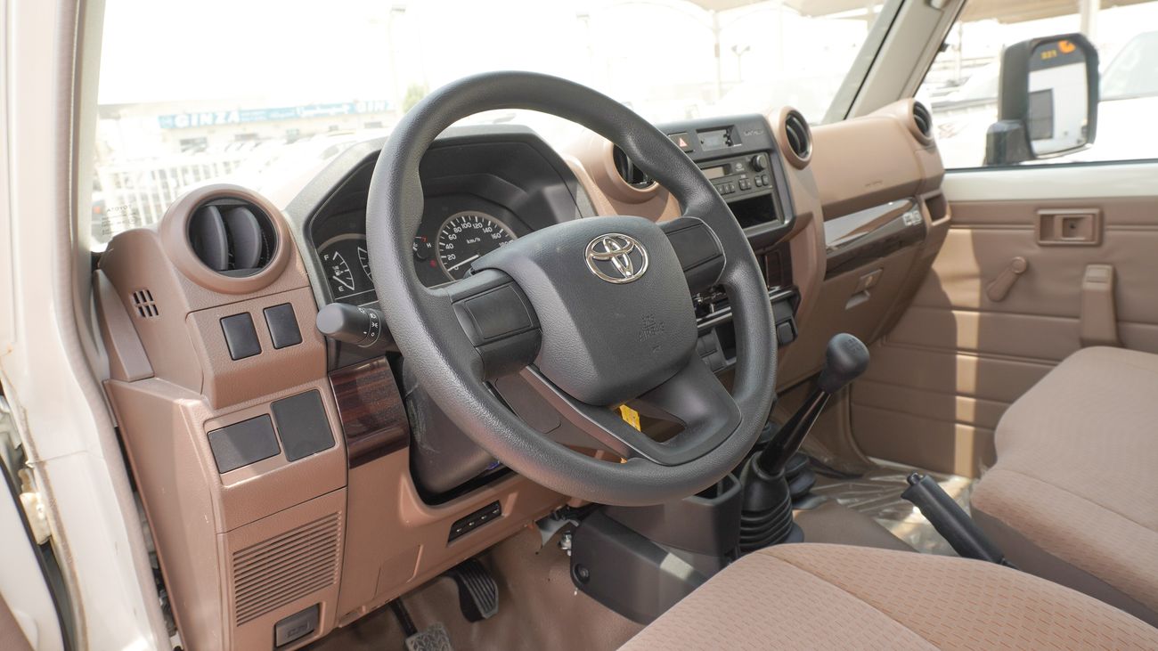 Toyota Land Cruiser 70 4.0L V6 M/T