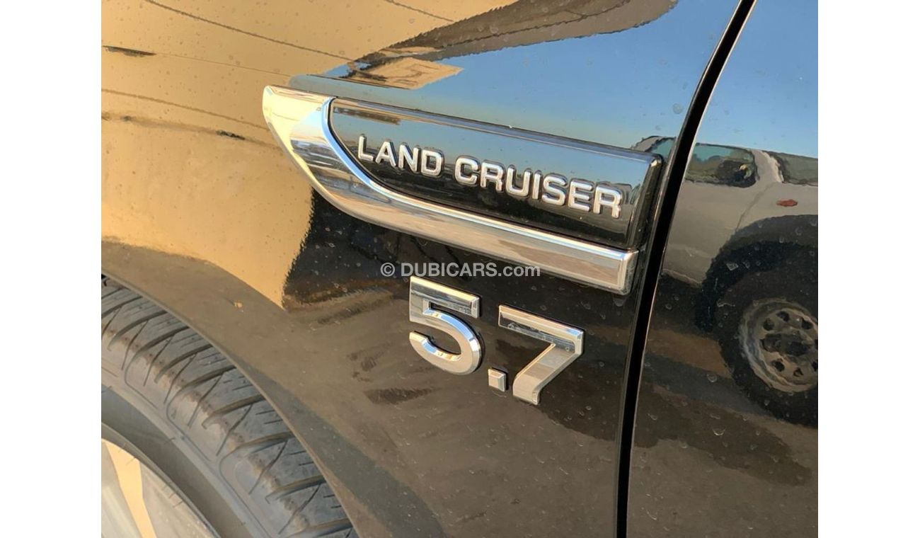 تويوتا لاند كروزر TOYOTA LAND CRUSIER VXS FULL OPTION 2021 WITHE RADAR DAIMOND SEAT PRICE FOR EXPORT