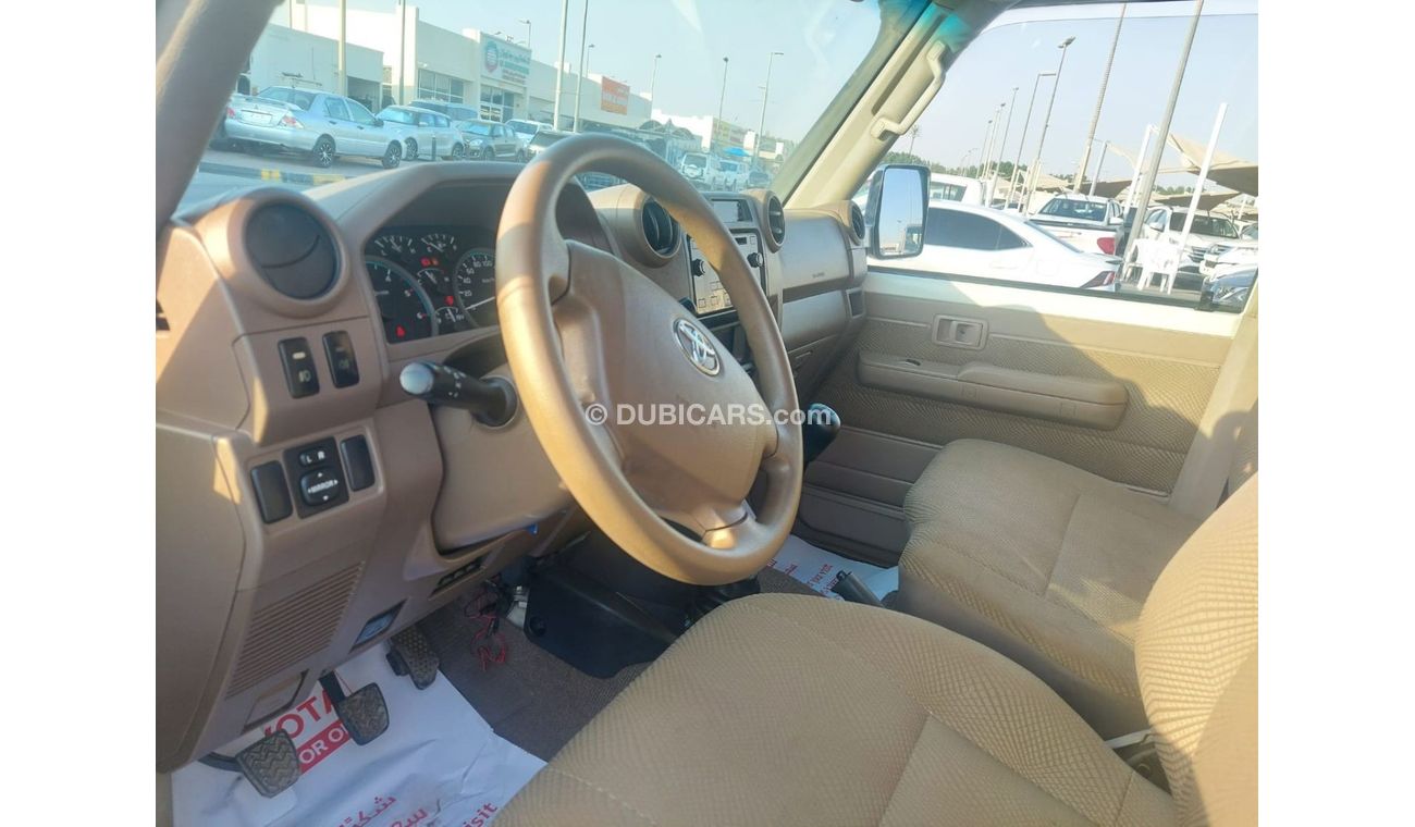 تويوتا لاند كروزر 70 76 4.2 HARD TOP DIESEL 10 SEATER MT