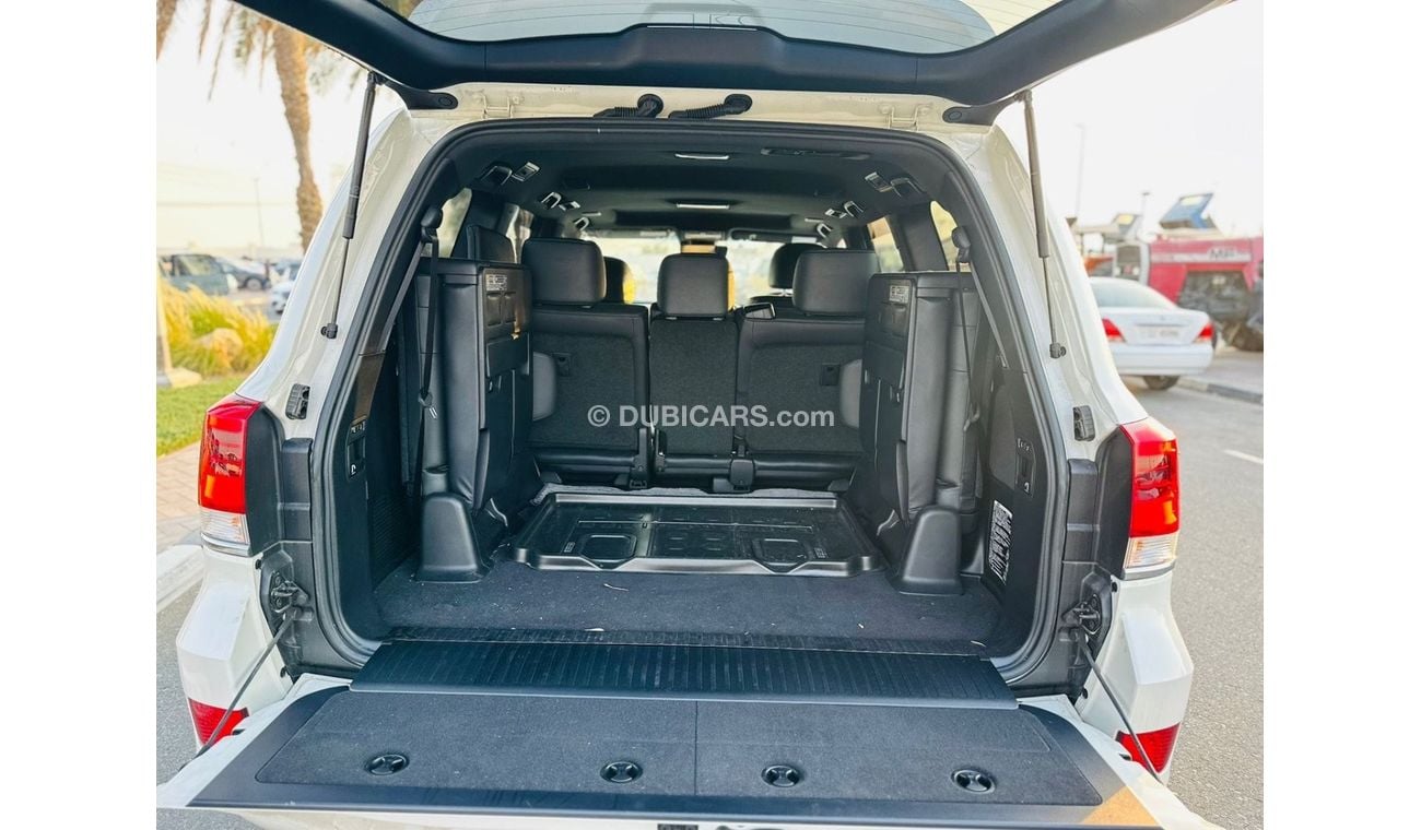 Toyota Land Cruiser Zx top of the range, Right hand drive