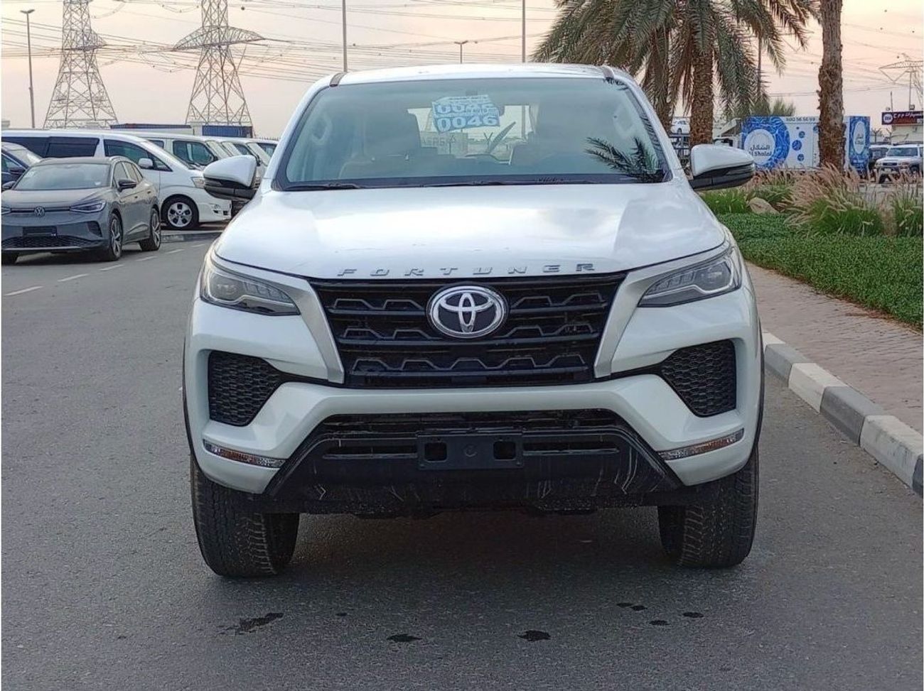 تويوتا فورتونر SR5 2023 A/T 4X4 , V4 2.7L Gasoline suv White color EXPORT ONLY