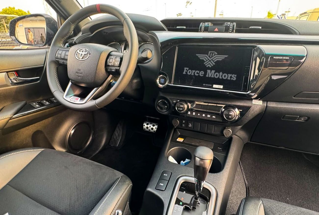 Toyota Hilux GR SPORT