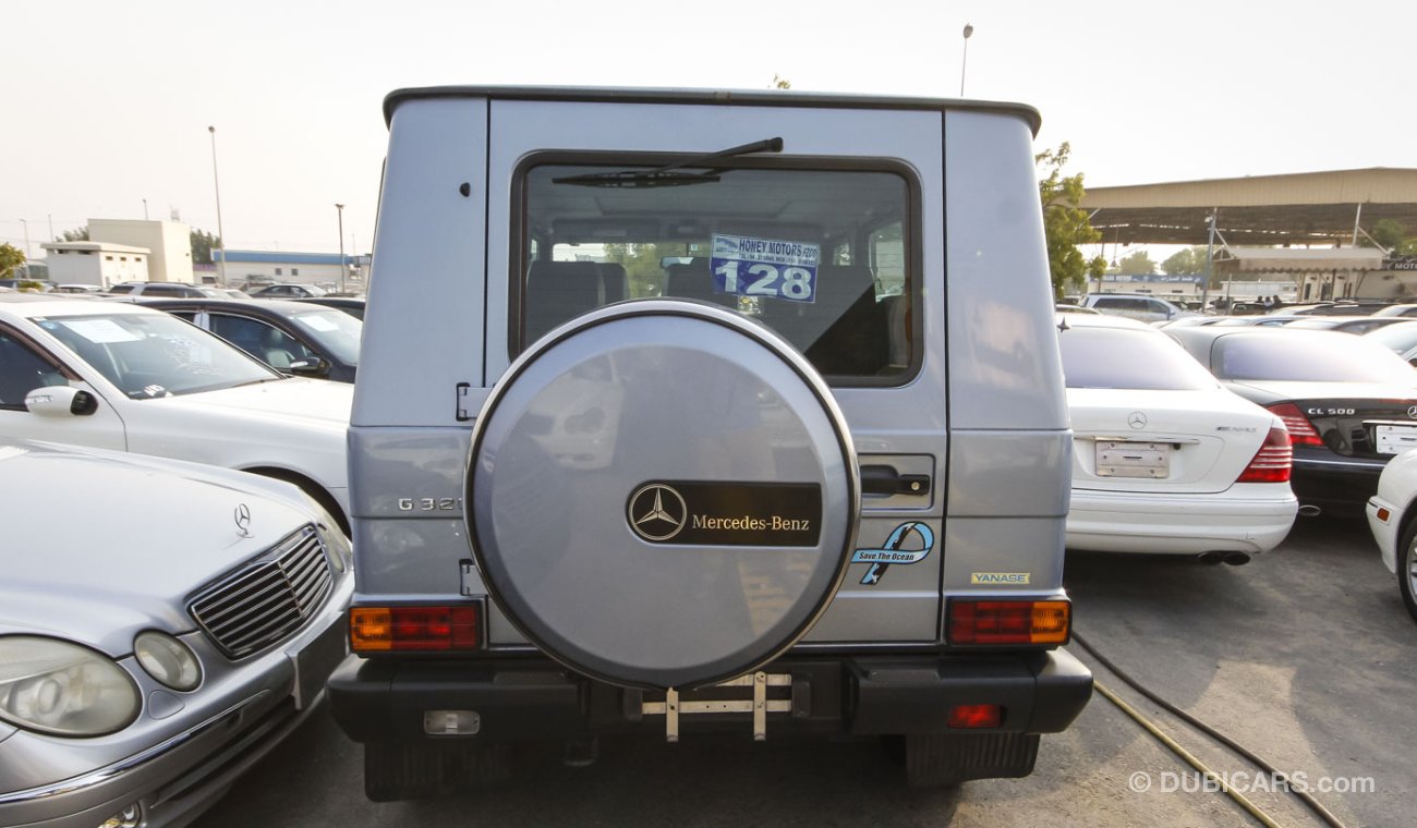 Mercedes-Benz G 320