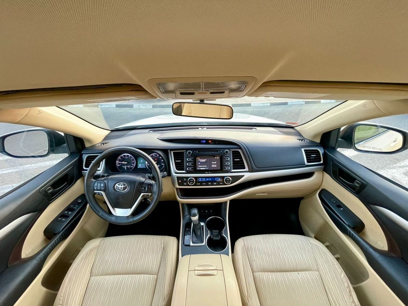 Toyota Highlander 2015 Toyota Highlander LE+ Plus 3.5L V6 - AWD 4x4 - Trunk Auto 7 Seater Electric Seat - 141,000 Mile