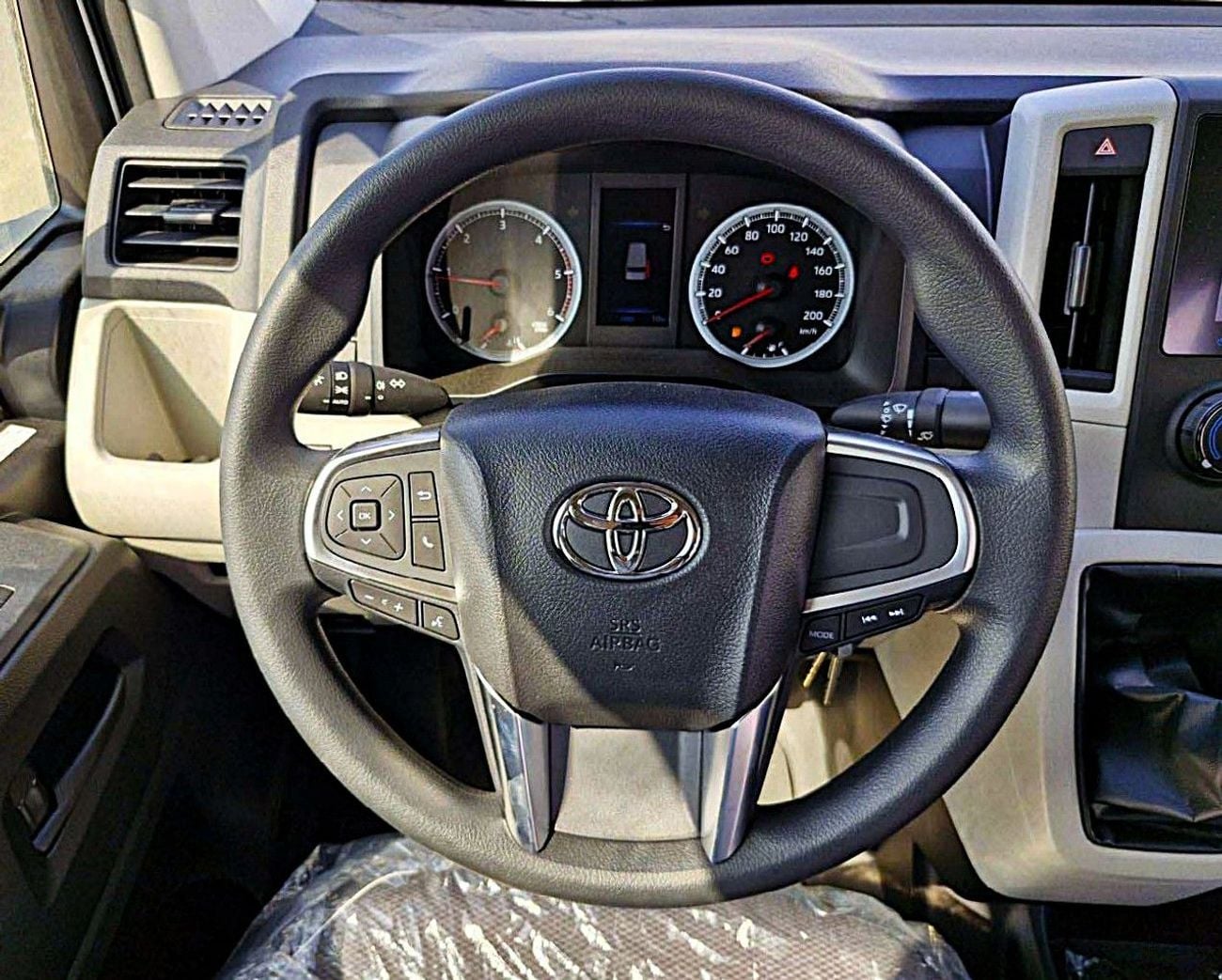 Toyota Hiace GL Toyota Hiace High roof Black pumber 2.8l Diesel M/T with MoonRoof White color 2026 Model