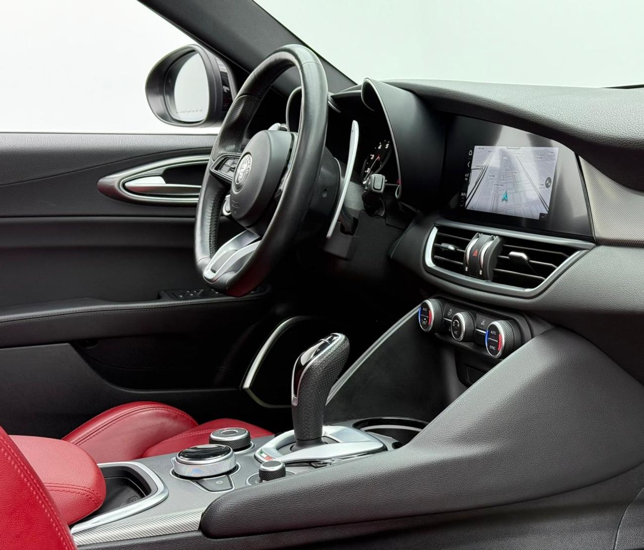 Alfa Romeo Giulia 2023 Alfa Romeo Giulia Veloce Q2, 2027 Alfa Romeo Warranty + Service Pack, Excellent Condition, GCC