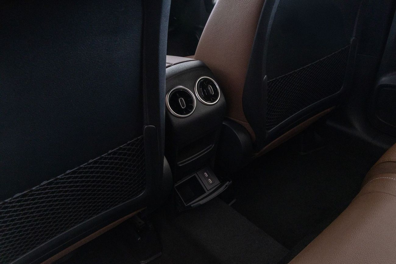 مرسيدس بنز GLB 200 Mercedes-Benz GLB200 Dynamic - 2025