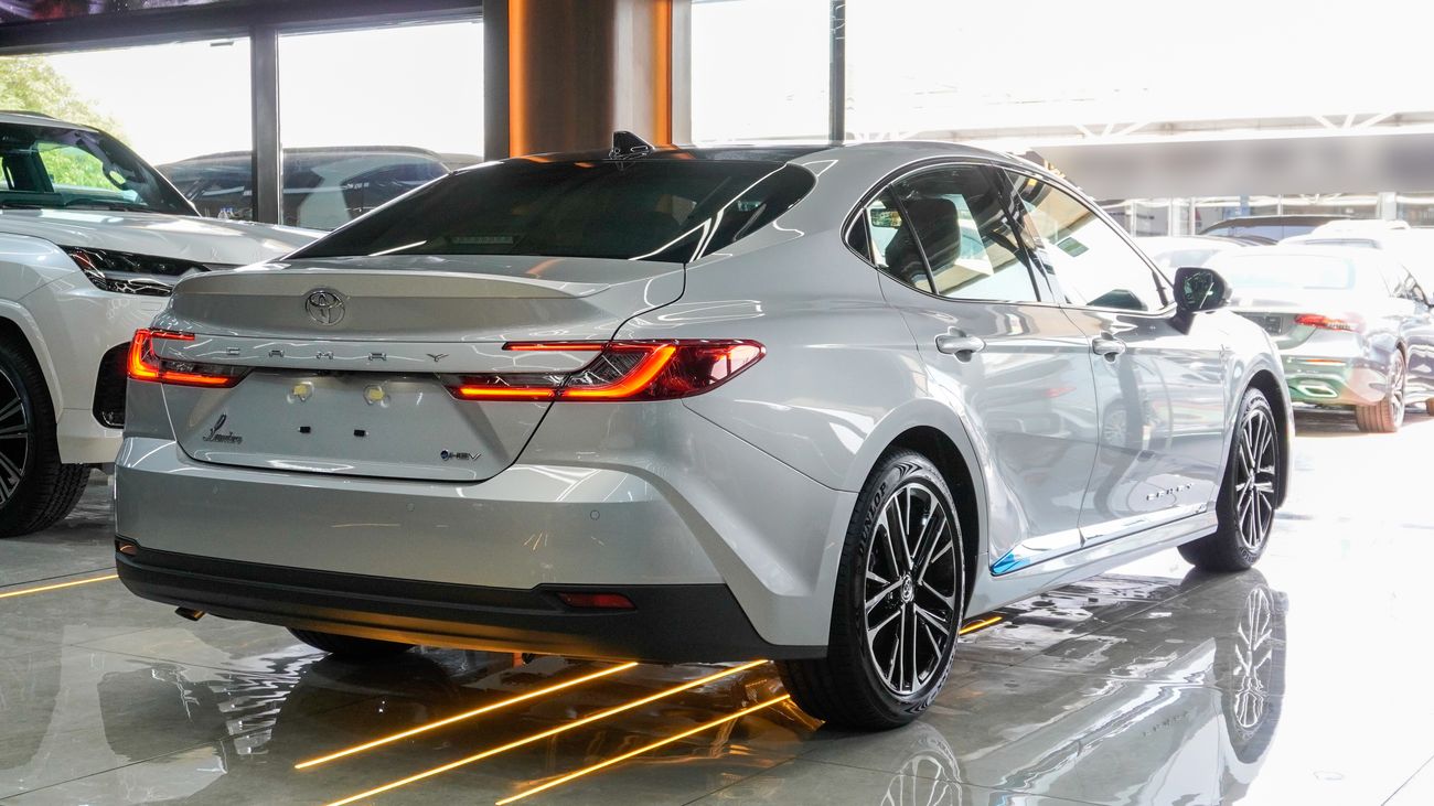 Toyota Camry Limited HEV 2.5 L Hybrid