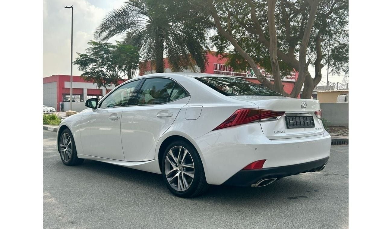 Lexus IS300 Excellence 2.0L LEXUS IS300 2019 GCC AL FUTTAIM LOW MILEAGE SINGLE OWNER IN MINT CONDITION