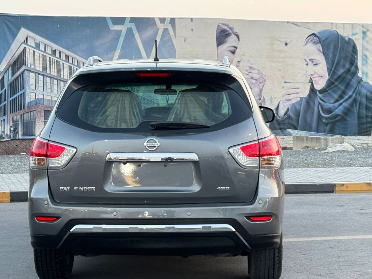 Nissan Pathfinder SE Top 3.5L in good condition inside & out