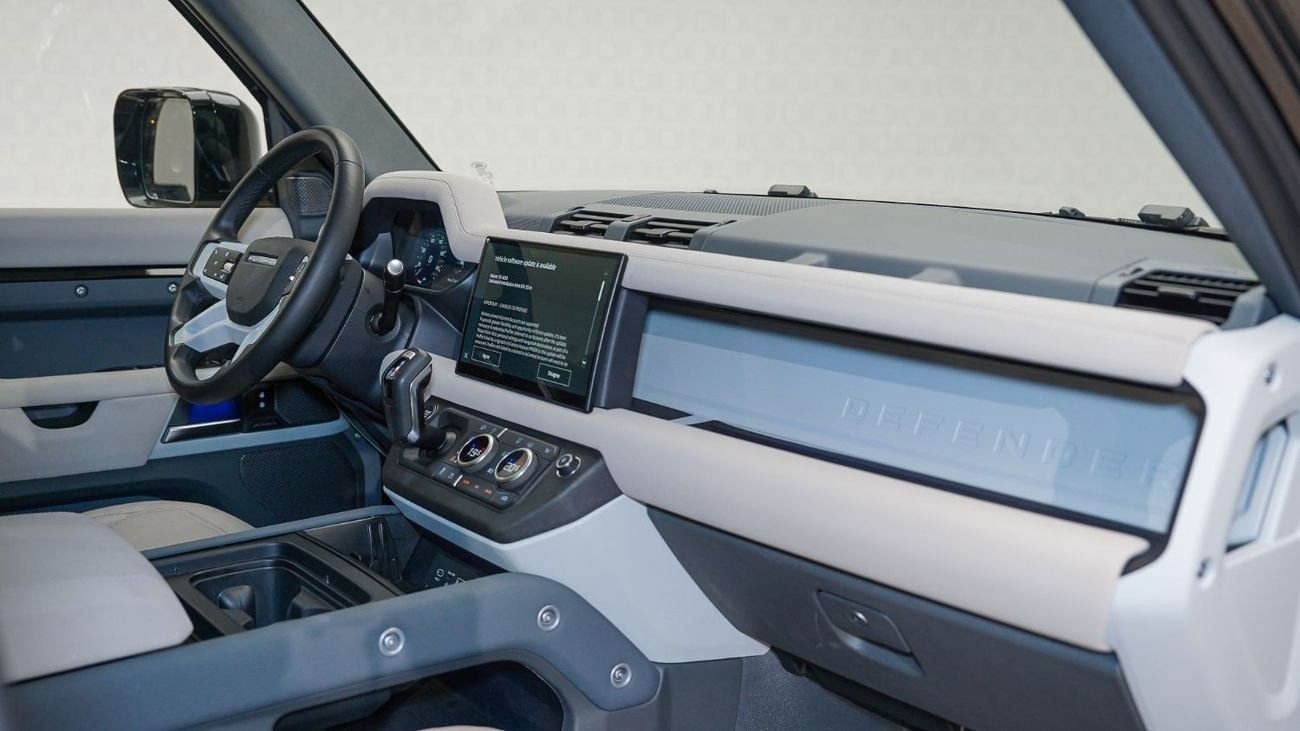 لاند روفر ديفندر 110 SE P300 2.0L